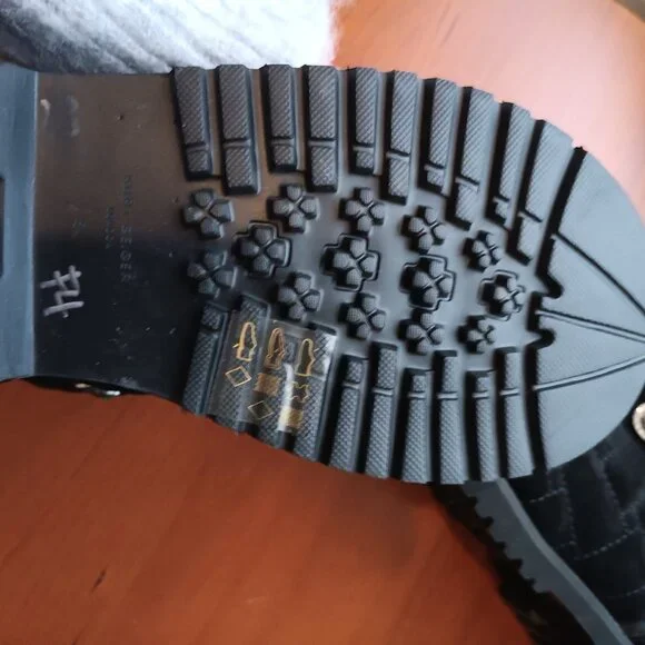 NWT Kids Kurt Geiger Suede Quilted and Jeweled Mini Orson Bootie - Picture 8 of 10